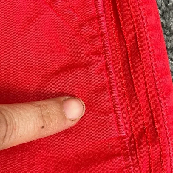 Eddie Bauer red high rise cotton stretch casual shorts. Women’s size 8 - Picture 4 of 16